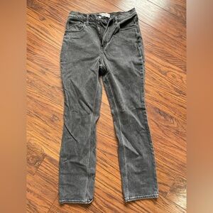 6s/28 Abercrombie & Fitch The Slim Straight Ultra High Rise